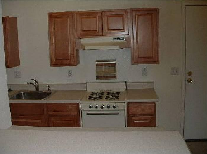 2nd image of 999 C St APT 7