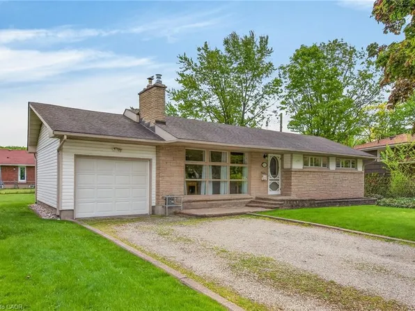 31 Larchwood Dr, Saint Catharines, ON L2T 2H4