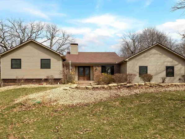 7430 123rd Street Ct, Coal Valley, IL 61240