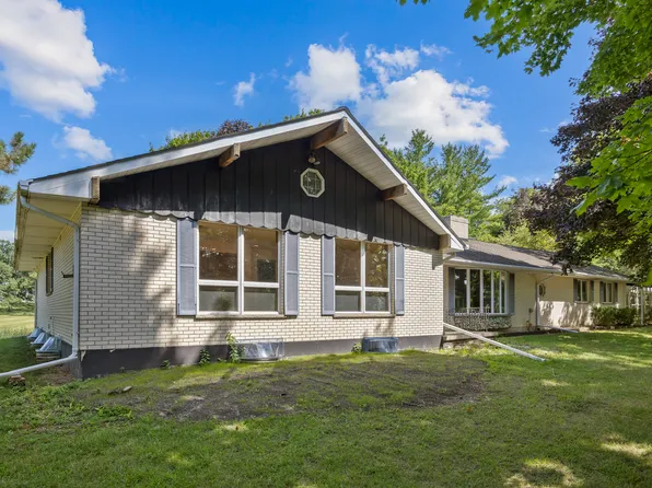 707 S Olbrich Rd, Harvard, IL 60033