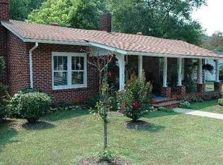 23246 Mountain City Rd, Damascus, VA 24236