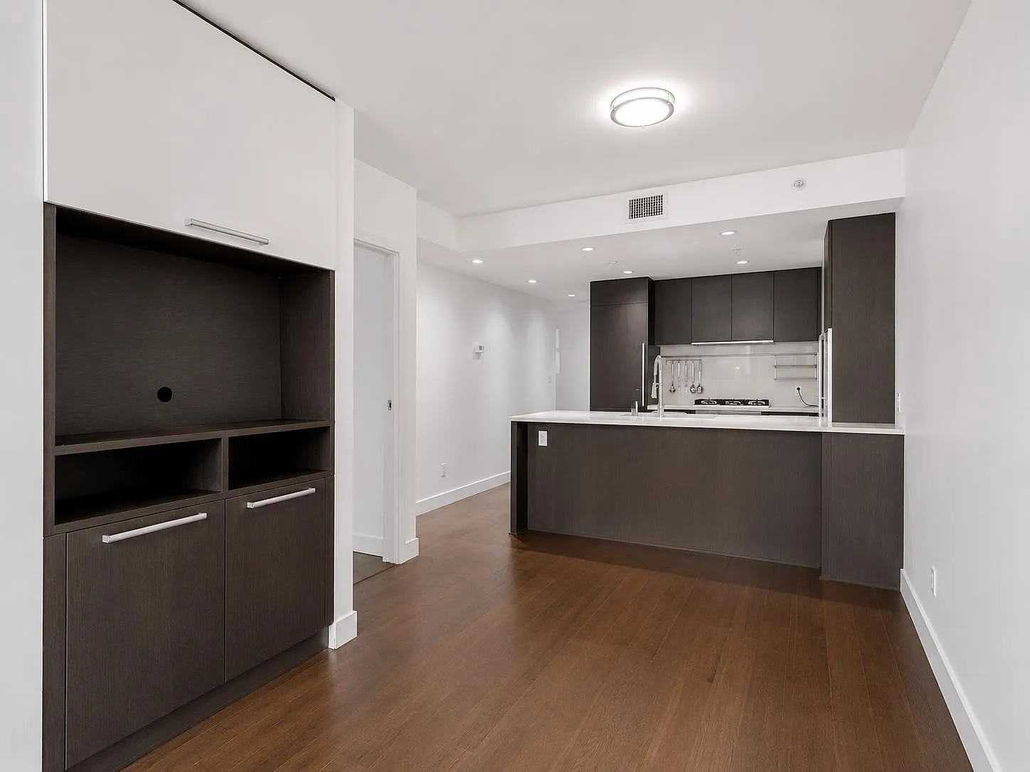 1 bed, 634 sqft, $2,600 — Photo 4
