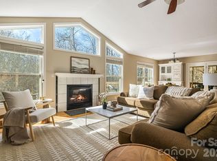 269 Woodstock Dr, Burnsville, NC 28714