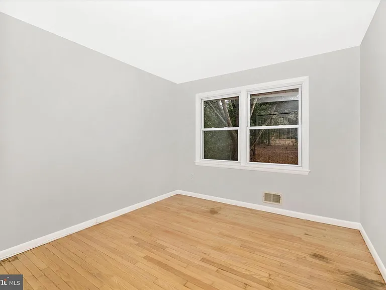 674 College Pkwy — Photo 31