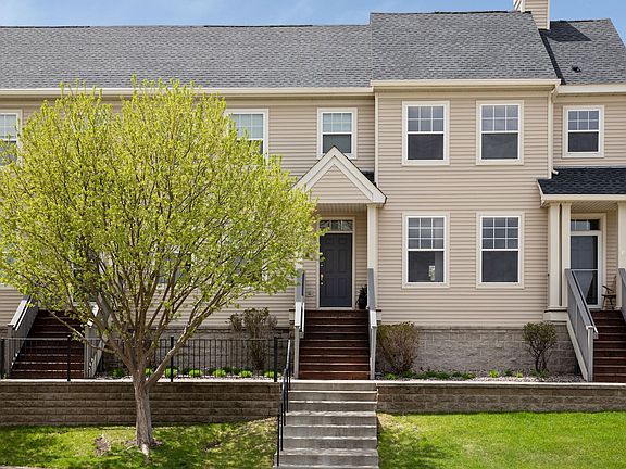 2nd image of 11323 Davenport Cir NE Unit B
