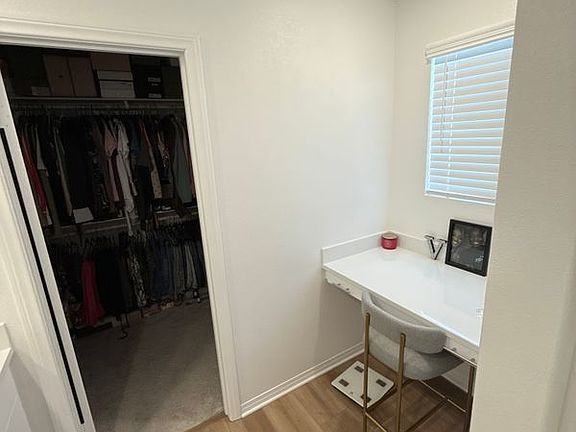 4th image of 2448 Powell Dr