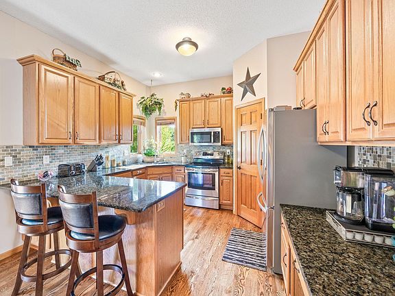 5th image of 1893 White Oak Dr