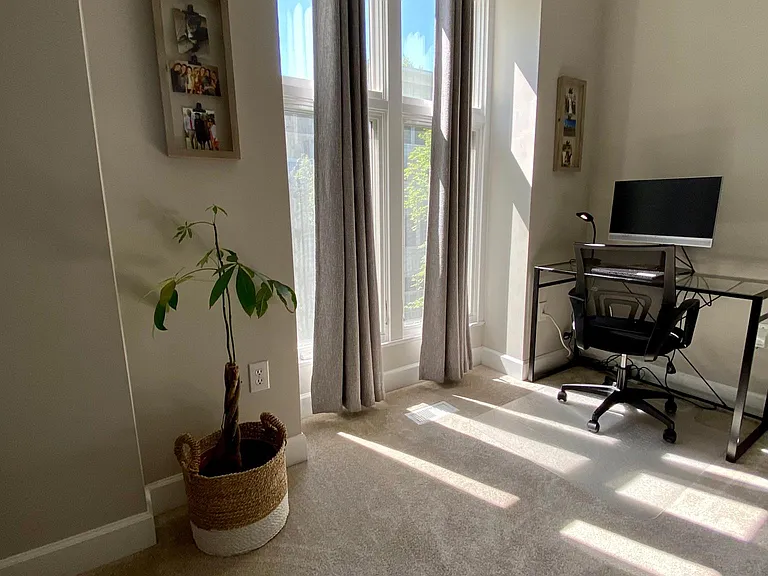 661 N Alexander St — Photo 16