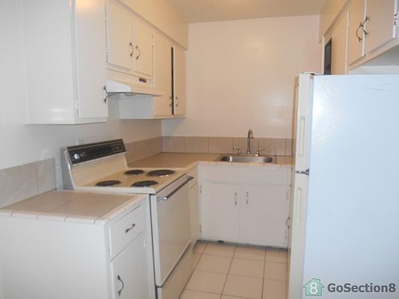 3rd image of 139 W Saginaw Way APT C