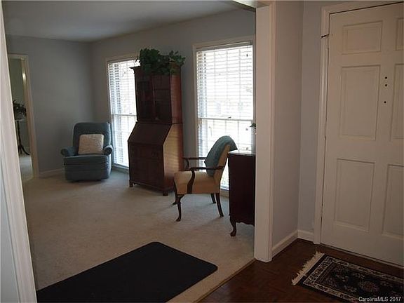 4th image of 2001 Knickerbocker Dr #13