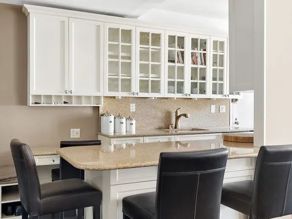 230 East 50th Street image 5 of 8