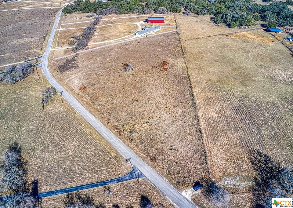 1st image of 141 Whispering Oaks Dr