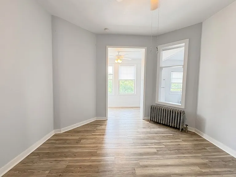 5809 Hobart St #2 — Photo 13