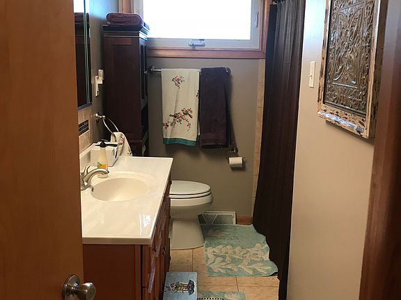 3rd image of 43 Sweetwood Dr