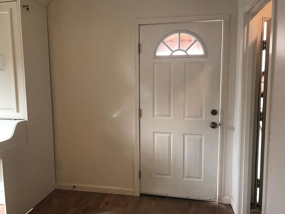 1st image of 315 Lincoln Ave Unit B