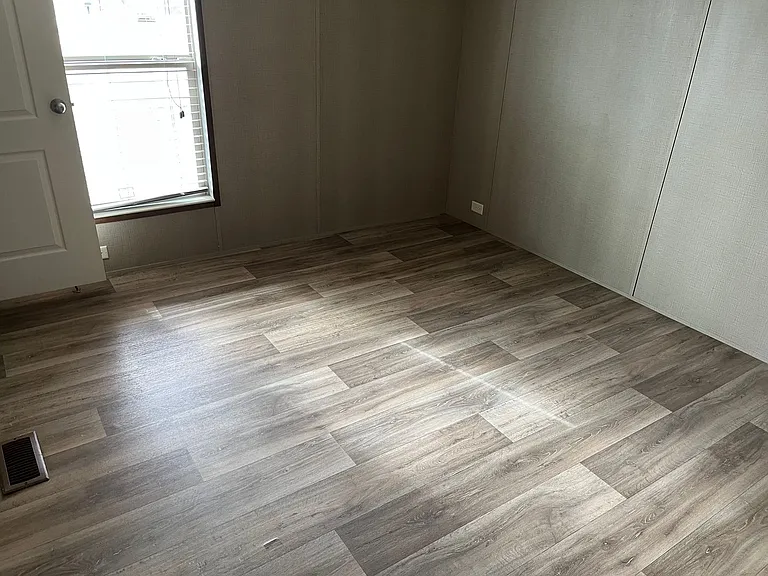 2323 E 6th Ave — Photo 6