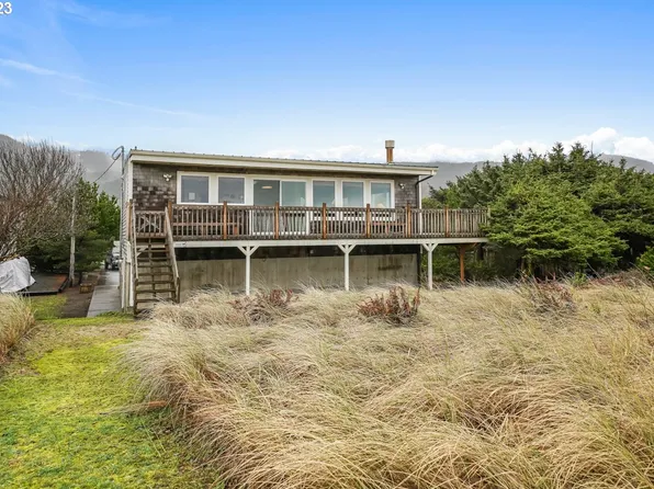 26640 Beach Dr, Rockaway Beach, OR 97136