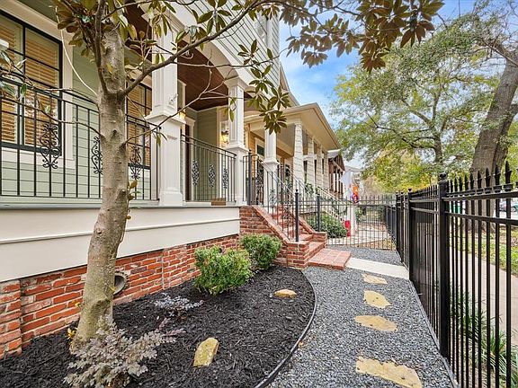 4th image of 1015 Waverly Street #B