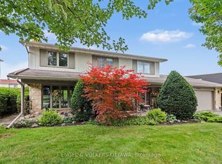 1941 Naskapi Dr, Ottawa, ON K1J 8L4