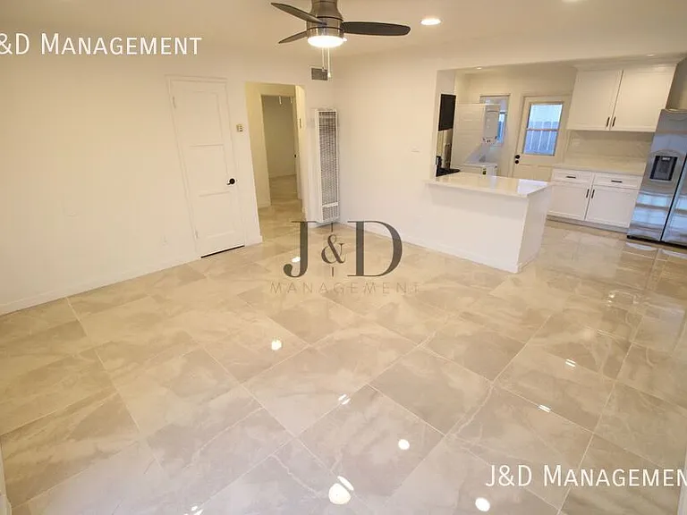 4915 Coconino Way — Photo 8