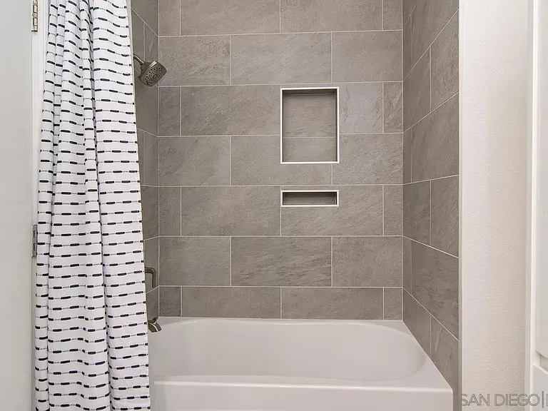 427 9th Ave #1107 — Photo 17