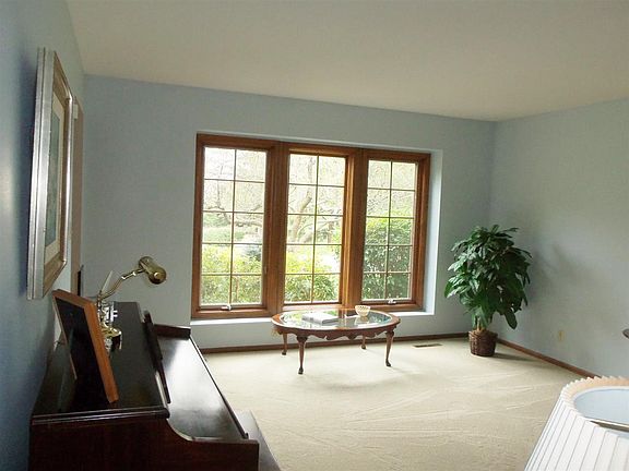 4th image of 10820 Whispering Pines Way