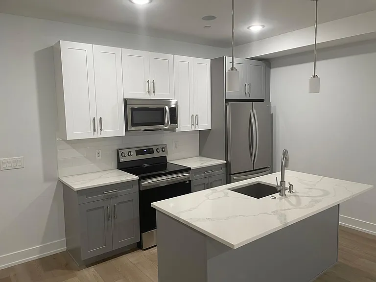 2156 N Darien St #1 — Photo 4