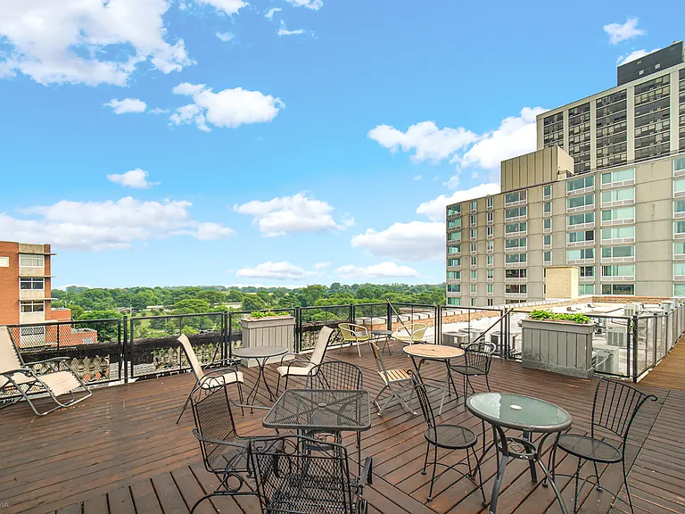 811 W Eastwood Ave #204 — Photo 14