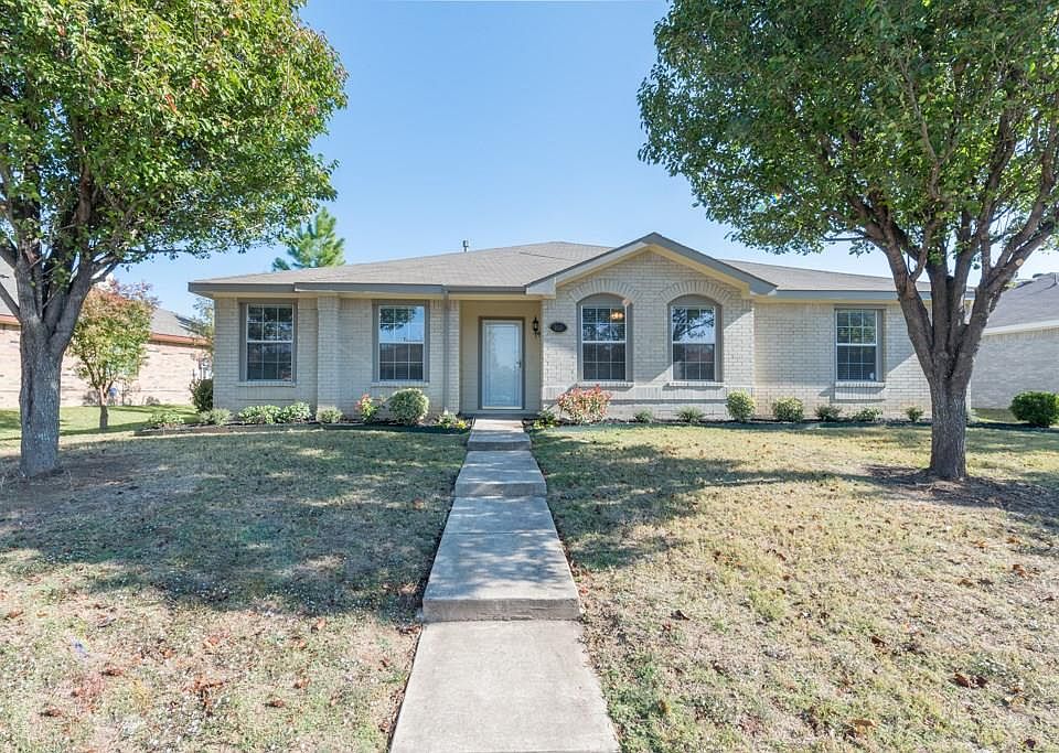 1st image of 160 Palm Dr