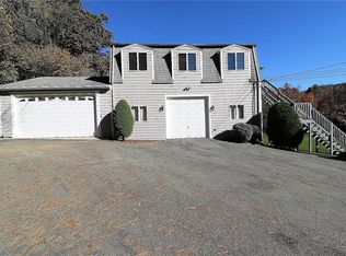 31 Walter Carey Rd, Smithfield, RI 02917