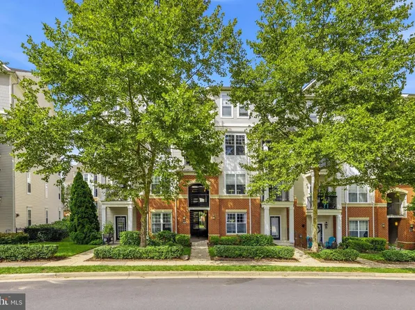 11349 Aristotle Dr #6-301, Fairfax, VA 22030