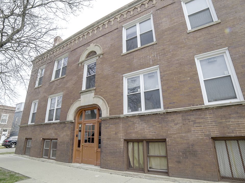 1st image of 2225 N Hamlin Ave #1