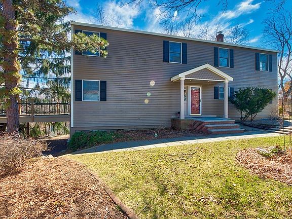 4th image of 21 Wonderland Ave