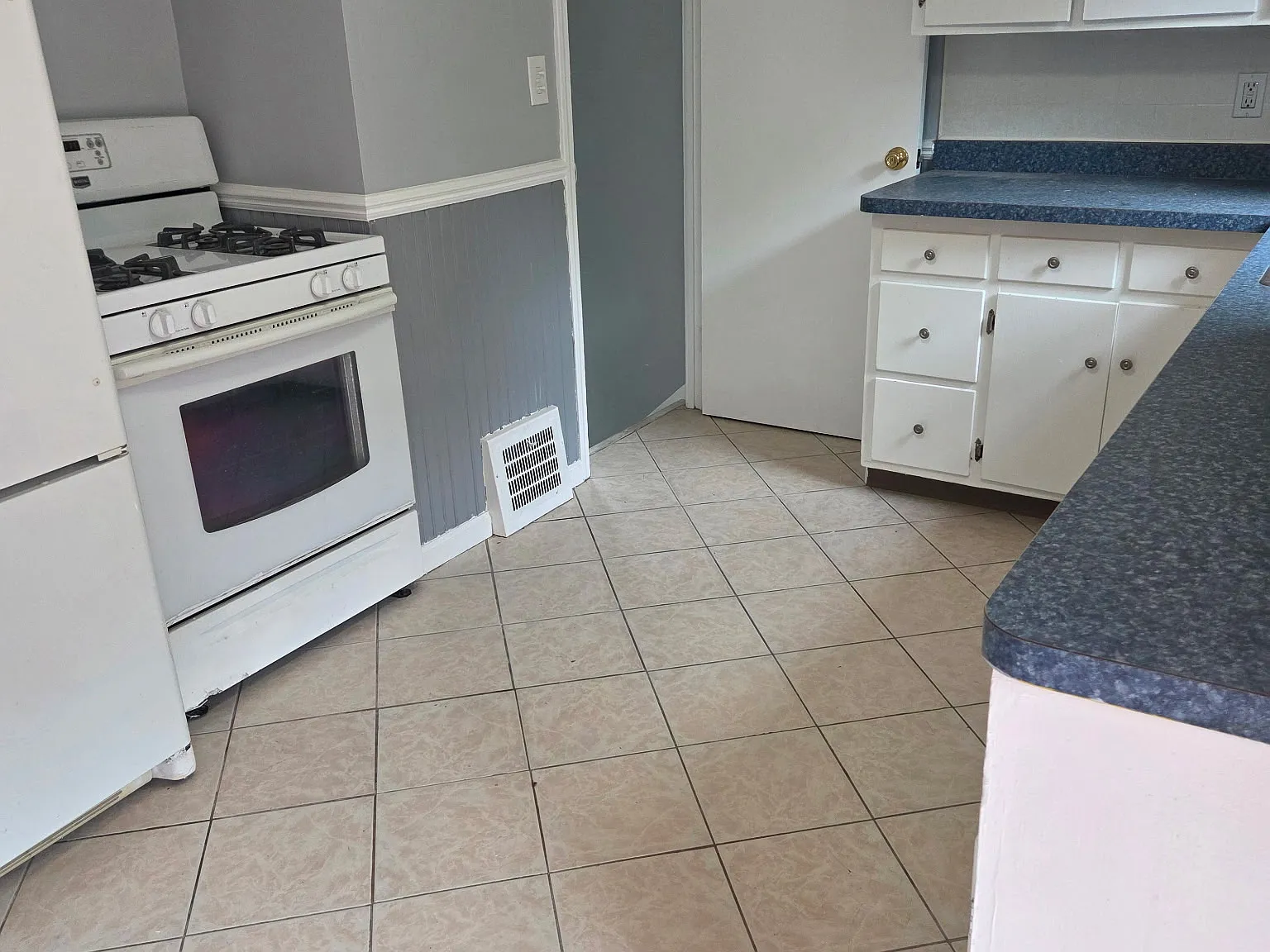 4 bed, 1407 sqft, $2,200 — Photo 4