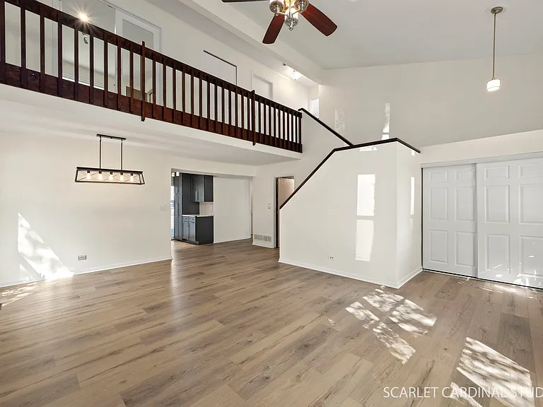 315 Newport Ln — Photo 2