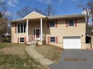 113 Circle Dr, West Pittston, PA 18643