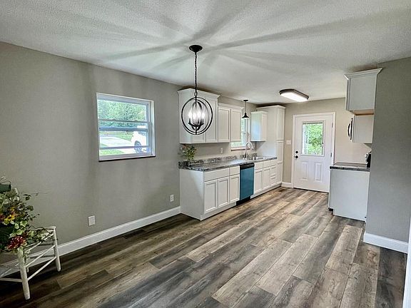 3rd image of 3348 Sheila Cir