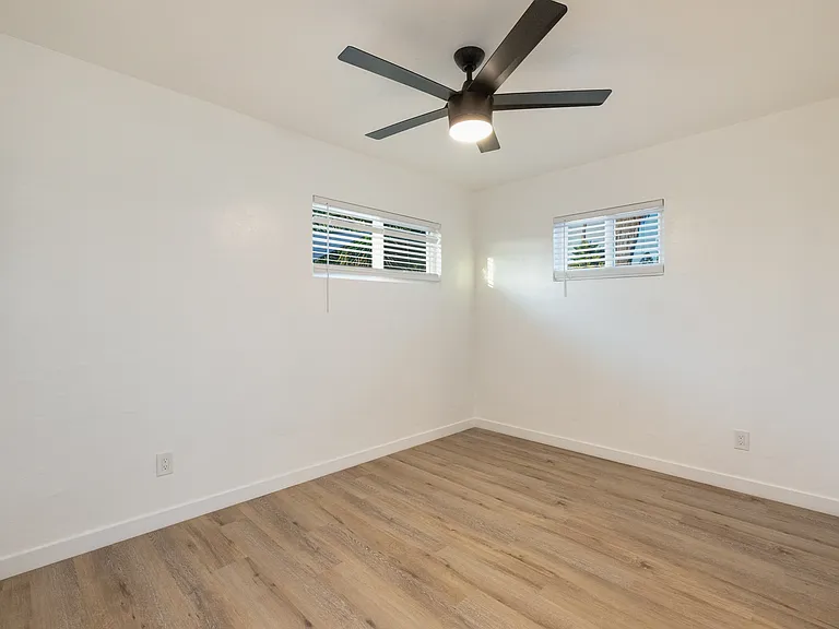 81 Oaklawn Ave #C — Photo 7
