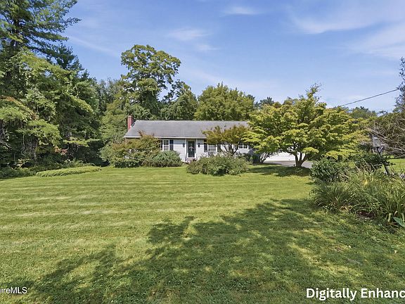 3rd image of 422 Barker Rd