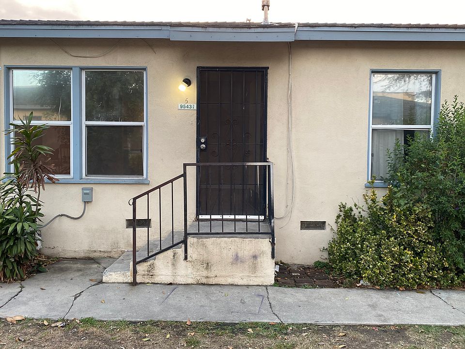 1st image of 9543 3/4 Garvey Ave