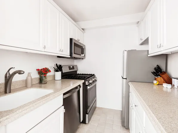 415 East 52nd Street 11FC image 3 of 5