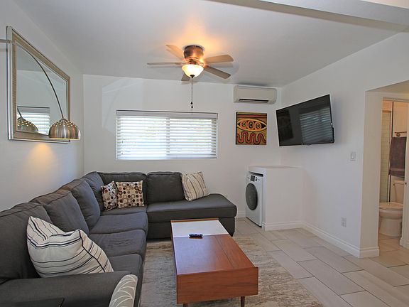 3rd image of 2724 N Junipero Ave