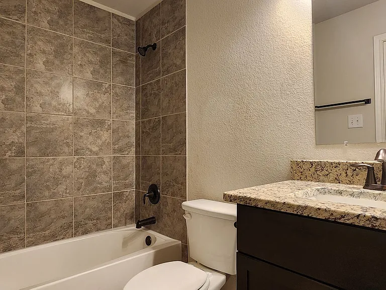 6423 Melanzane Ave #4 — Photo 8
