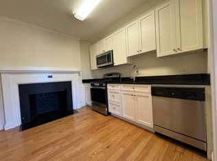 219 Commonwealth Ave #2I, Chestnut Hill, MA 02467