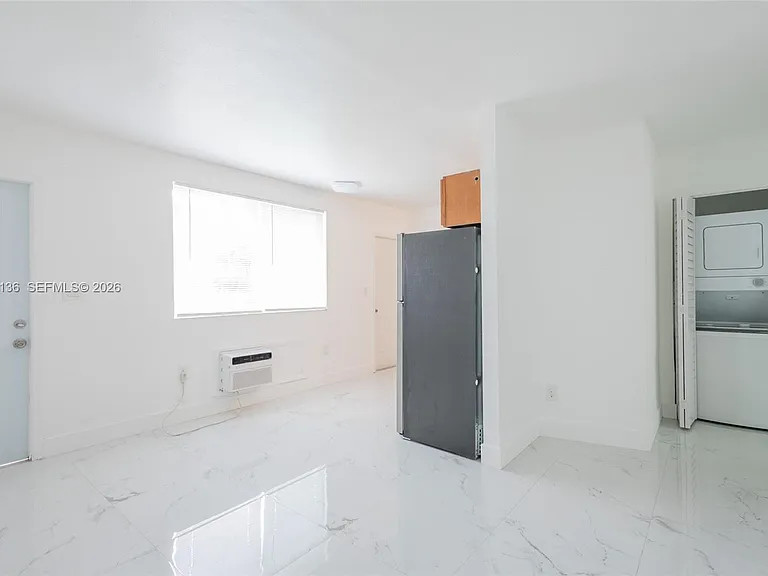 979 SW 10th St #2 — Photo 15