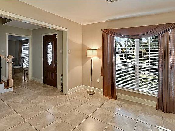 2nd image of 4601 Taft Park