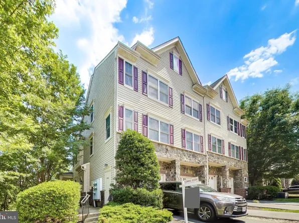 16815 Nuttal Oak Pl, Woodbridge, VA 22191