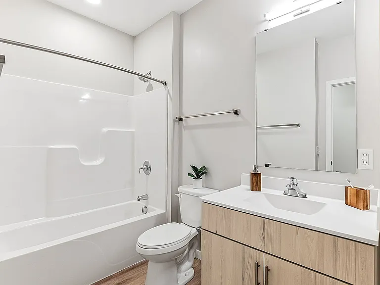 25-web-or-mls-10950-Red-Cir-Dr-25