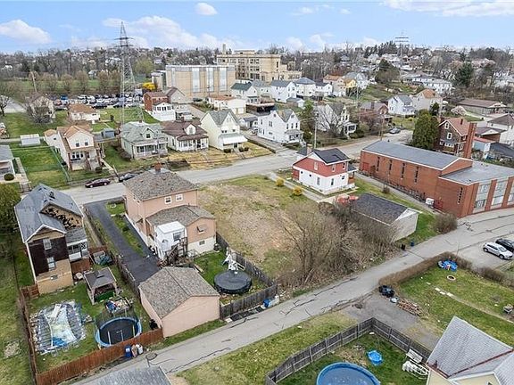 5th image of 1140 Muldowney Ave