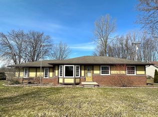 8490 Broadbridge Rd, Fair Haven, MI 48023